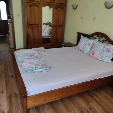 стая за двама в град бургас. Homestay